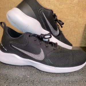 Mens Nike Flex Run 10 Running Shoes
